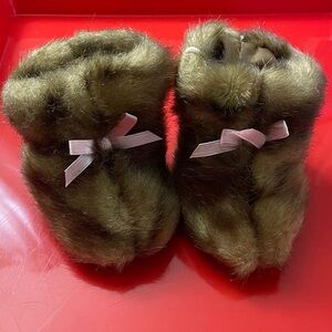 NEW BABY BELLA MAYA Faux Fur Baby Booties with Pink Bows